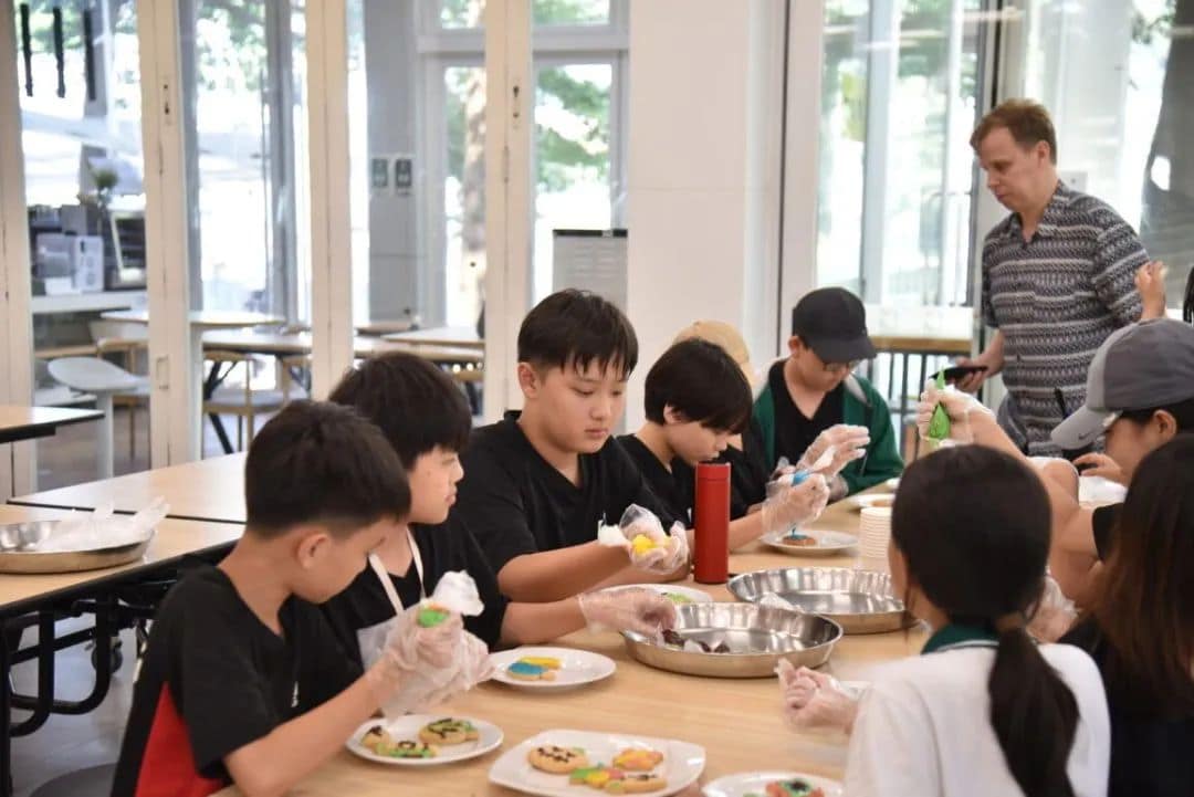 Autumn Fun Time in the Canteen (Nov 2023)